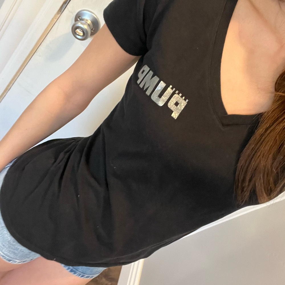 Black vanderPUMP West Hollywood v-neck t-shirt 🖤🩶❤️‍🔥